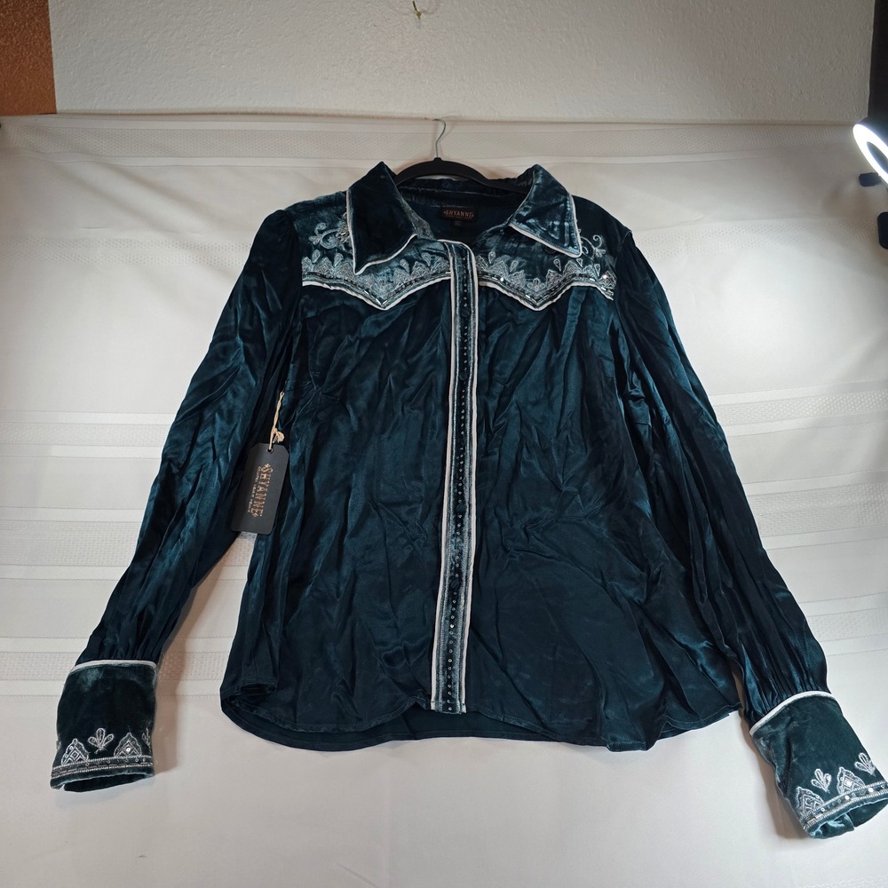 Shyanne Women's Embellished Velvet Long Sleeve Button-Down Western Shirt